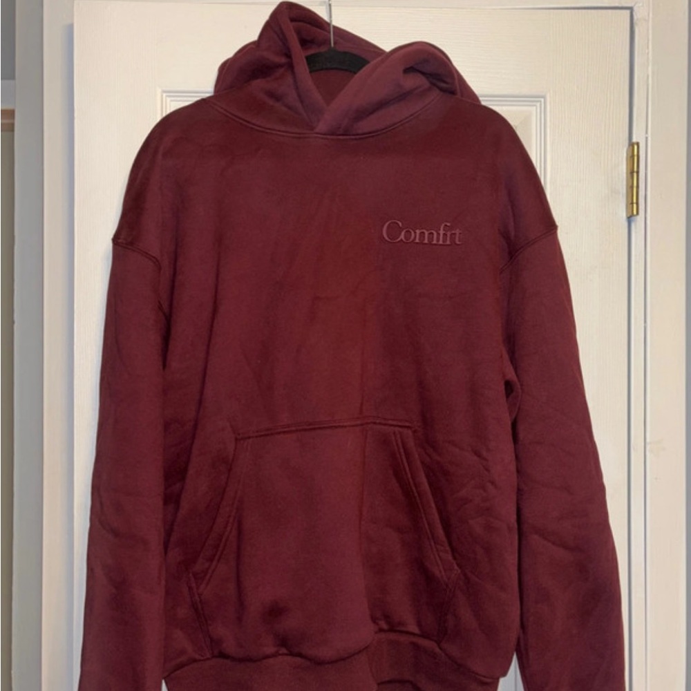 Maroon 'Comfrt' Embroidered Sweatshirt
